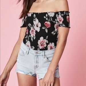KENDALL & KYLIE Black Floral Cropped Top